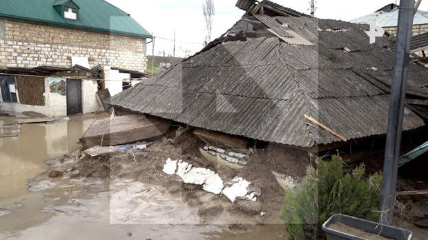 Пострадавшие при наводнении в Дагестане: "За пару часов потеряли все"