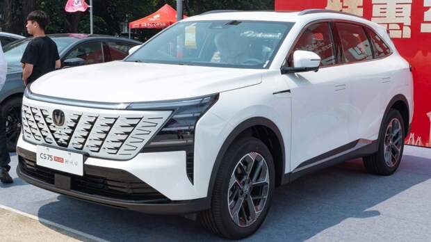 Компания Changan представила обновленную версию кроссовера CS75 Plus