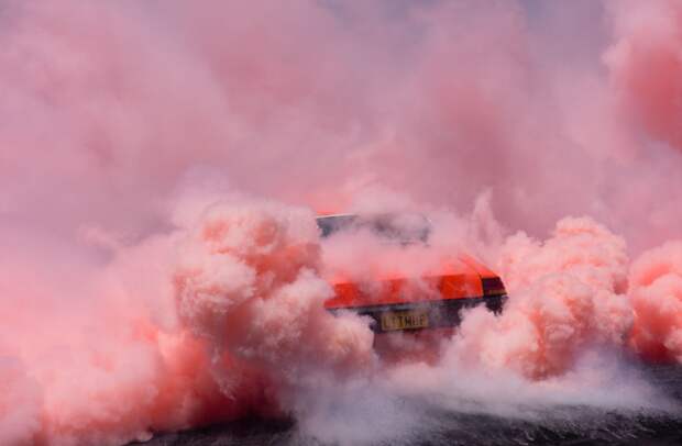 Жжёная резина и хаос - захватывающие кадры с Burnout Competition