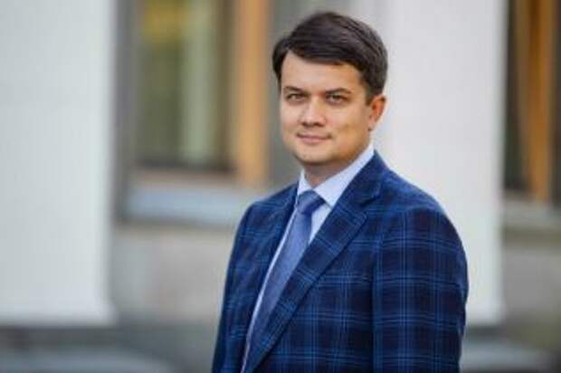 Разумкову не видит себя в полит совете партии