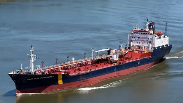 В Британии сообщили, что захватчики покинули танкер в Оманском заливе