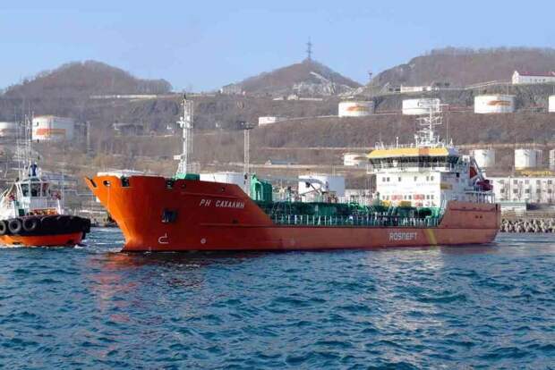 Российский танкер со 100 тыс. тонн нефти прибыл на Кубу для оказания помощи