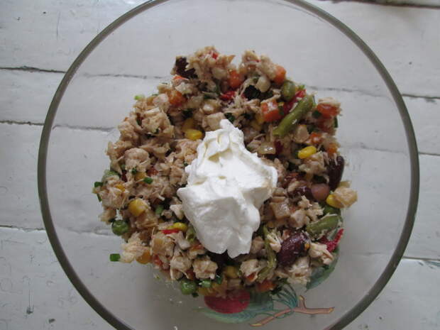 Простой, а главное реально вкусный декор сделает салат особенным (+ 2 рецепта)