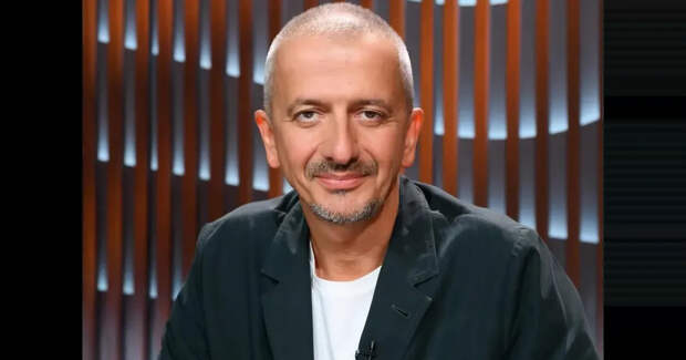 "Они читают и не понимают слов. Ломаются от любой трудности". Константин Богомолов назвал современных актёров "плюшевым поколением"