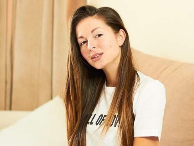 «Вы решили сбежать»: уехавшую в Дубай певицу Нюшу травят в Сети (ФОТО)