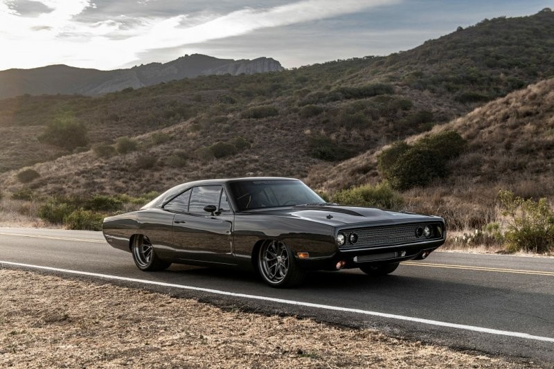 Комик Кевин Харт после автокатастрофы пересаживается на 1000-сильный Dodge Charger