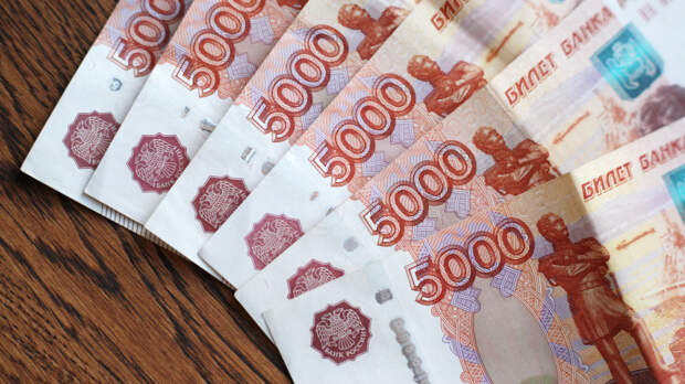 Вовремя одумался: обманутый мошенниками студент отдал украденные деньги полиции