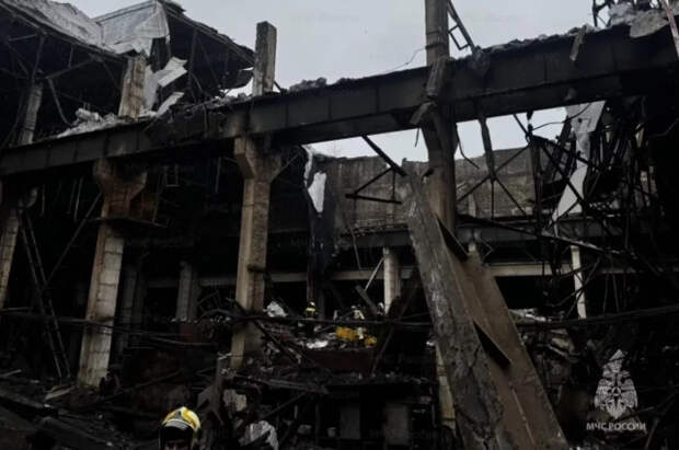 Рухнула крыша на 45 человек: ЧП на заводе под Тулой привело к гибели