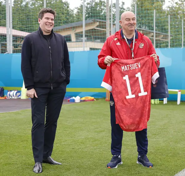 Визит Мацуева, обследование Кудряшова и ожидания Сафонова: как сборная России готовится к Евро