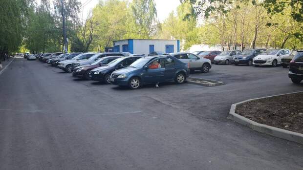 На Новгородской заменили асфальт на тротуаре и проезжей части