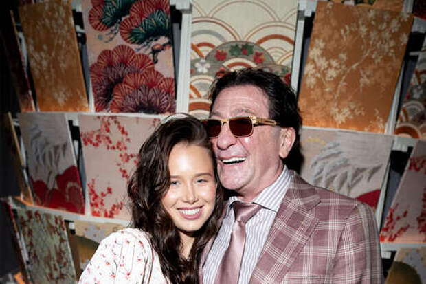 Невеста певца Лепса пошутила, что ее стошнит на вопрос о первом поцелуе с ним