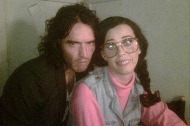 Актер Рассел Брэнд не признал вину по делам об изнасилованиях и домогательствах