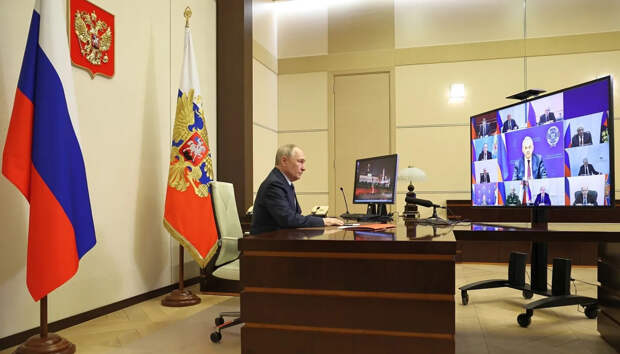 Президент РФ обсудил с членами Совбеза борьбу с финансированием терроризма