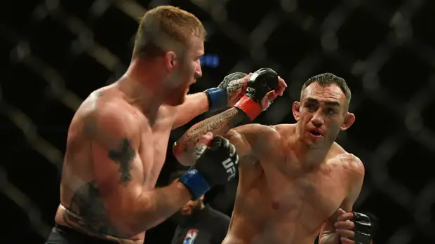 Чемпион UFC Волкановски — о бое Фергюсона и Гэтжи: один из самых безумных поединков