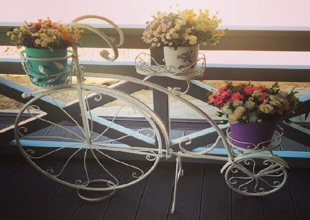 Винтажный велосипед-подставка для цветов. 