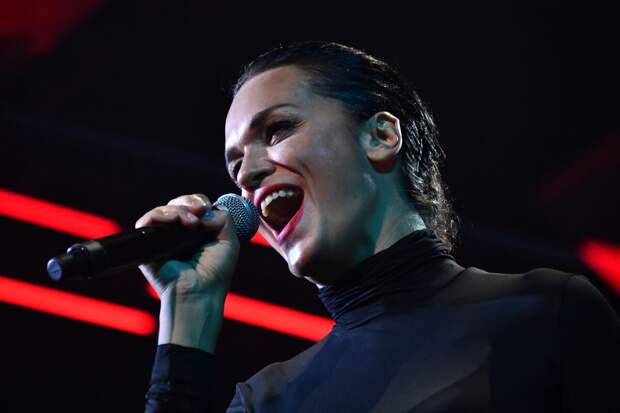 Певица Слава призналась, что неудачная пластика подорвала ей здоровье
