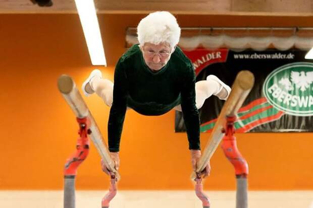 gimnastka-87letnyaya-vyglyadit-futbol-hokkey-sport gimnastka-87letnyaya-vyglyadit-futbol-hokkey-sport
