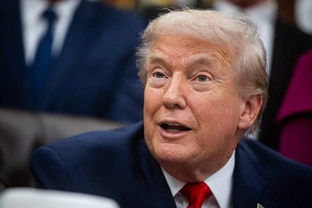 Пока вы спали: итоги опроса о Мерце и нарушение королевского протокола Трампом