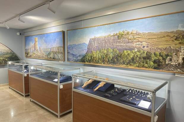 в Ханском дворце Бахчисарая открывается выставка артефактов «пещерных городов»