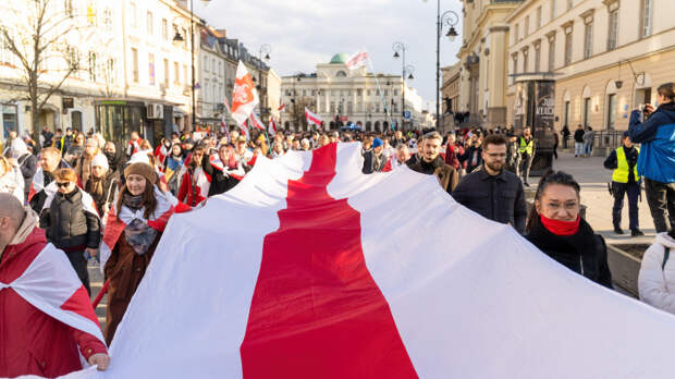 «Стоп американизации»: в Польше протестуют против участия страны в конфликте на Украине