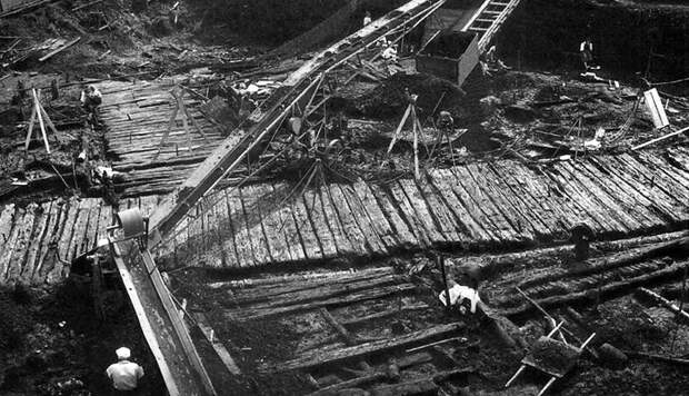 1932 г. Археологические раскопки в Новгороде под руководством А.В. Арциховского.