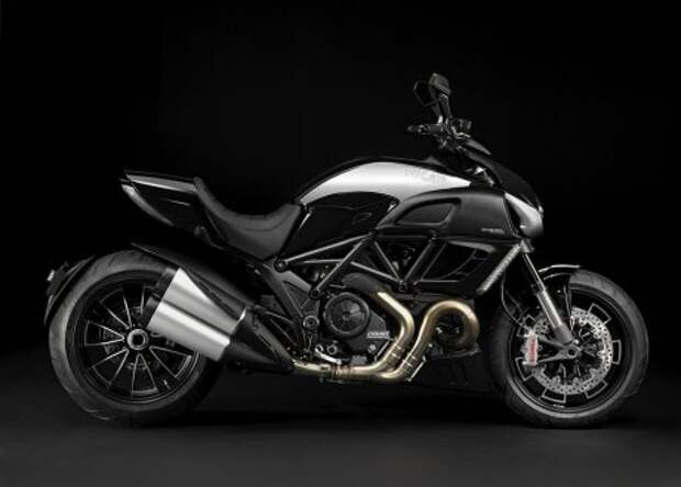 Ducati Diavel Cromo – немного ретро