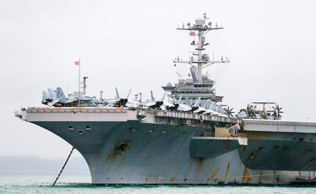 Министр ВМС США: Авианосец «Гарри Трумэн» готовится к бесполётной зоне над Украиной