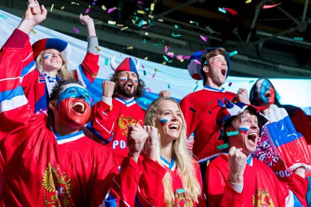 В России обновили правила поведения болельщиков на стадионах: вувузелы можно, флаги нельзя