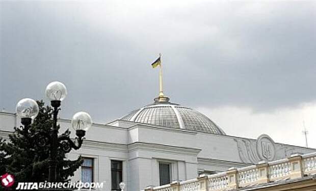 Депутаты подрались и выгнали из зала регионала Левченко Депутаты подрались и выгнали из зала регионала Левченко
