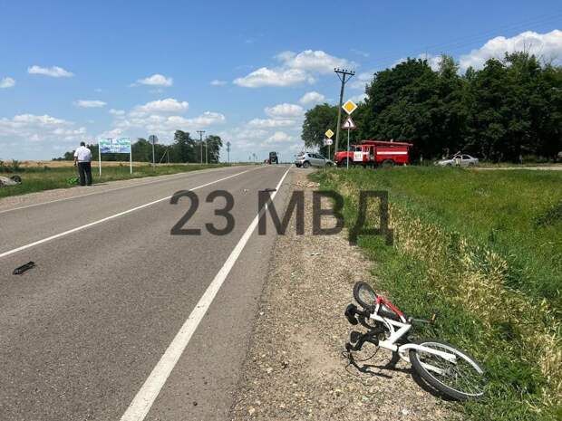 На Кубани отечественный автомобиль насмерть сбил 9-летнего велосипедиста