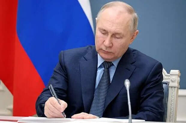 Путин дал поручения по ключевым отраслям экономики