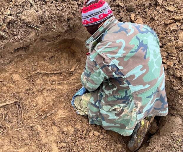 Поисковики обнаружили 13 красноармейцев в Ржевском районе