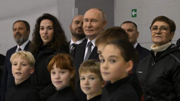 Президент РФ про работу чиновников: «Смотрите, вы сказали о госслужбе — это служба, это служение»