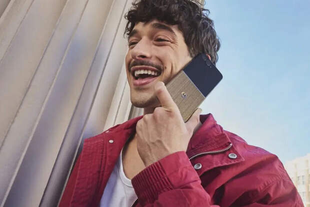 GizmoChina: Motorola представила новую серию раскладушек Razr 70, 70 Plus и 70 Ultra