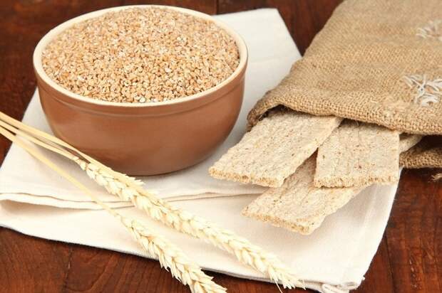 Как у Рапунцель: какие продукты нужно есть, чтобы волосы росли как на дрожжах