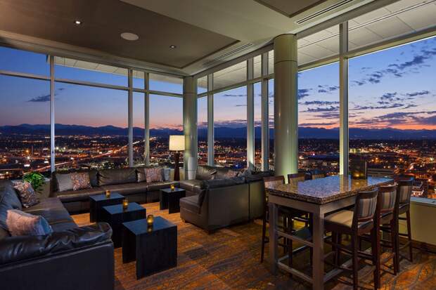 Peaks Lounge Peaks Lounge