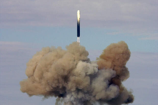 Учебно-боевой пуск межконтинентальной баллистической ракеты РС-18 "Стилет".