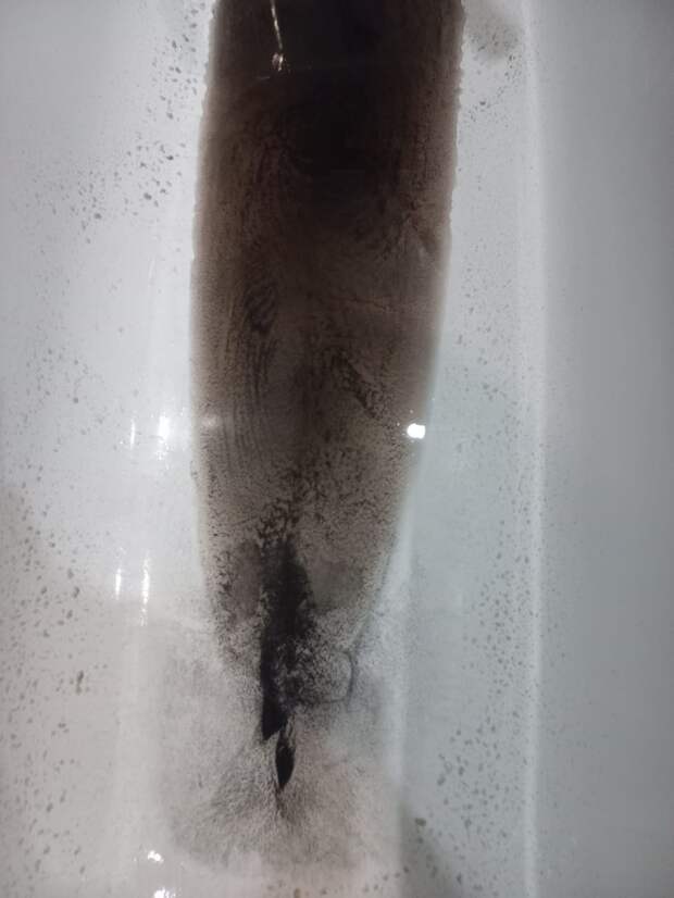 Грязь из-под крана и холодные квартиры: куряне жалуются на качество теплоснабжения