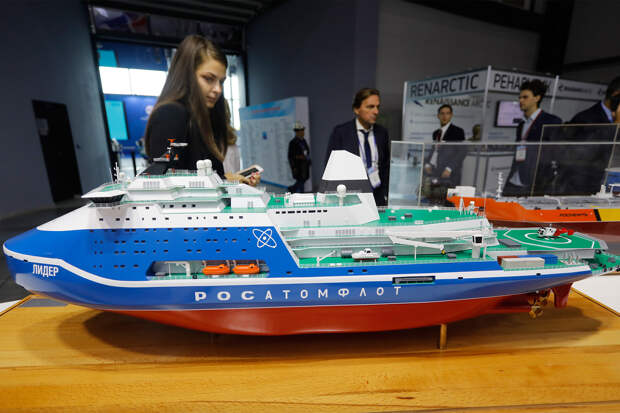 Путин назвал сроки завершения строительства крупнейшего в мире ледокола