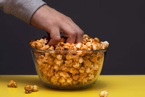 Врач Кашух: попкорн с синтетическими добавками является самым вредным