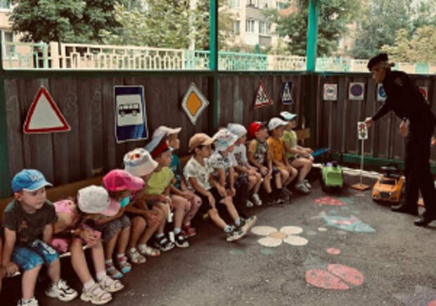 Сотрудники полиции Самарской области провели профилактические мероприятия с юными участниками дорожного движения