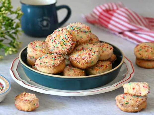 Печенье с посыпкой