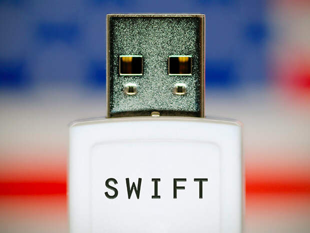 Рекомендация Европарламента отключить Россию от системы SWIFT (Society for Worldwide Interbank Financial Telecommunication) в качестве одной из мер в ответ на действия российской стороны на Украине вызвала негативную реакцию самого сообщества