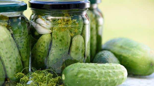 Нарколог рассказал, каким рассолом нужно снимать похмелье 1 января