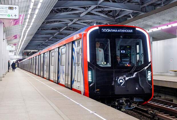 Ростех начал производить высокотехнологичные стекла для метропоездов «Москва-2024» Ростех начал производить высокотехнологичные стекла для метропоездов «Москва-2024»