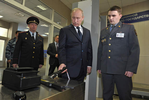 PutinLookingAt31 Как Владимир Путин смотрит на вещи