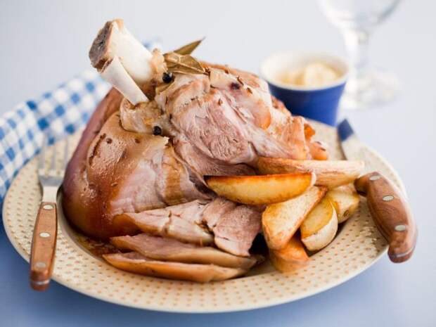 Обжаренное мясо даже в мультиварке делает блюдо вкуснее. /Фото: i.pinimg.com Обжаренное мясо даже в мультиварке делает блюдо вкуснее. /Фото: i.pinimg.com