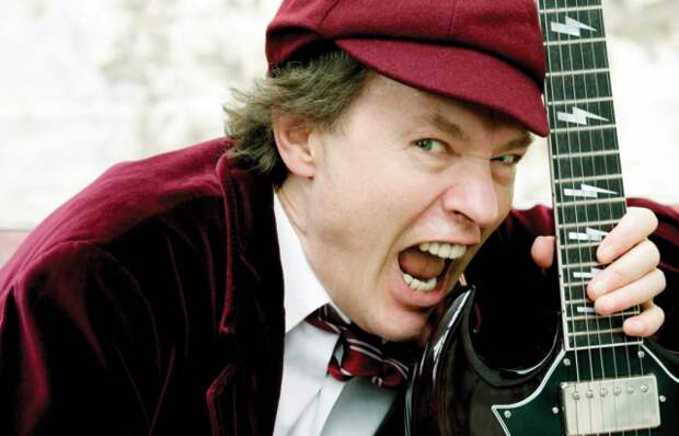 Чарты: Большой дебют AC/DC и восстание машин против стриминговых сервисов