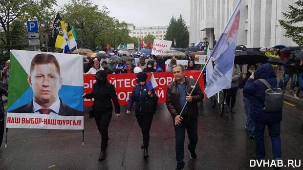 В Хабаровске сегодня опять на улицах многотысячная толпа требует возвращения Фургала и отставки Путина