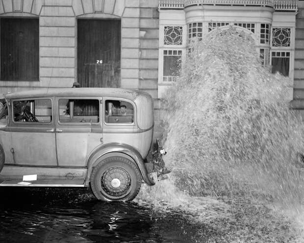 Трагичные и нелепые автомобильные аварии Бостона в 1930-х годах. Фотограф Лесли Джонс